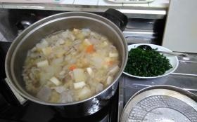 社長の手料理、美味しい豚汁♪