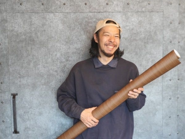 スタッフのコーンです！！元バイクのカスタマ―で未経験からのスタートでした。今ではクリエィティブな感性を生かして大活躍しています！！