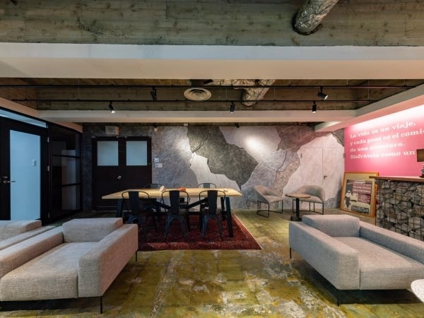 こんなカッコいい空間を作り上げていきます！！