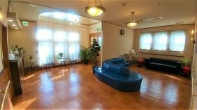 平塚医院待合い