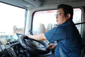 安全第一で活躍する当社のドライバー１