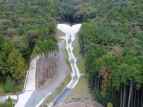 施工実績（亀ヶ谷砂防堰堤工事）遠景