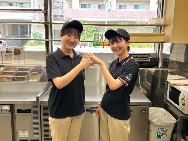 学生さんやフリーターさんが多数活躍中！スタッフ同士の仲が良く、楽しい職場です♪