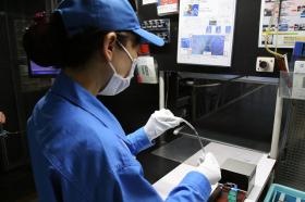 ライン検査 製品の目視検査を行っています。