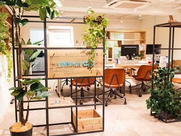 社員は20代～30代のメンバーが中心、パートスタッフさんは20代～40代の方が活躍されています！子育て中のママもたくさんいます！