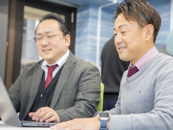 法人営業・法人営業経験者・営業職（法人営業経験者・ビル近隣に喫煙場所あり）