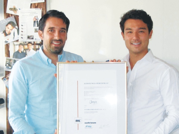 Joyaは2013年・2014年ドイツの専門誌「マルクインターン」にてドイツの小売店が選ぶ“機能的な靴”でNo.1を受賞しました。