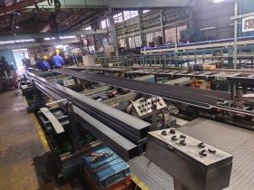 型鋼製品は小さな製品から大きな製品まで製造します。