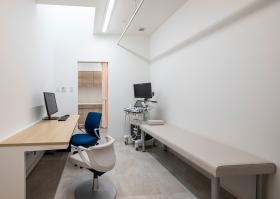 乳腺外科診察室