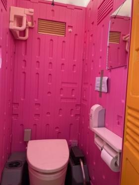 女性トイレ 鏡付き