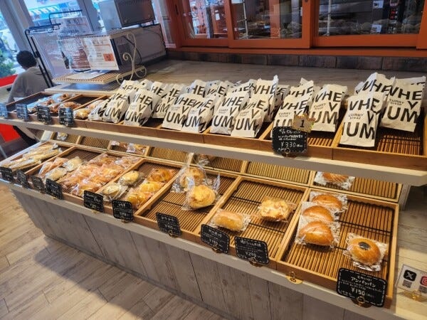 パンの接客スタッフ（普通自動車運転免許・未経験OK）