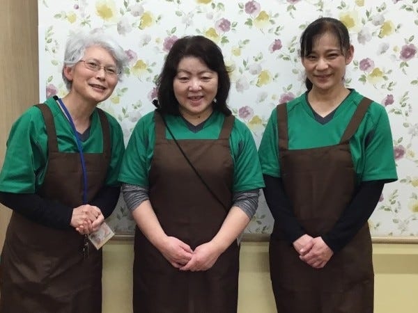 ガーデンホームなごみ東花園の介護助手スタッフ
