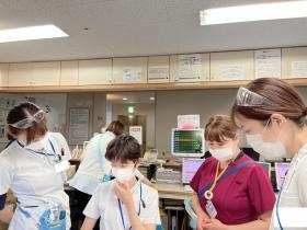 【ナースステーション】３病棟ありチームワークの良い職場です