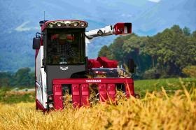 主要商品 コンバイン 稲の収穫作業に使用