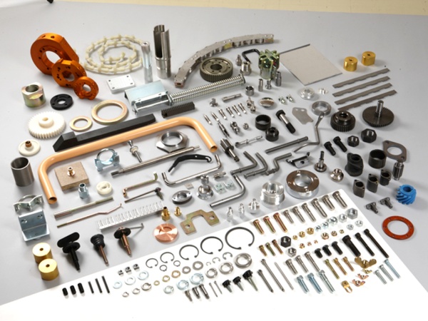 物流管理・物流管理スタッフ・お客様と接する販売（未経験者歓迎・普通自動車免許）