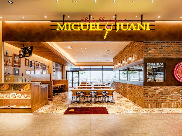 ホールスタッフ（未経験者歓迎・調理経験者歓迎）