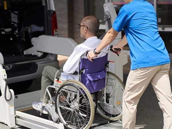 病院送迎ドライバー・正社員・係長候補（未経験歓迎・自動車普通免許）