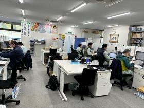 東京営業所・事務所内