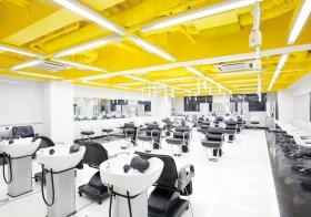 「ヴェールルージュ美容専門学校」館内２