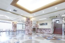 「関西学研医療福祉学院」本館ロビー
