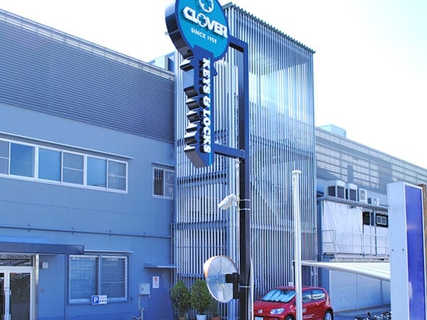 勤務いただくオフィスです。東京メトロ　有楽町線「千川」駅より徒歩約2分と楽々通勤。