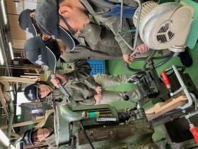 機械の操作説明