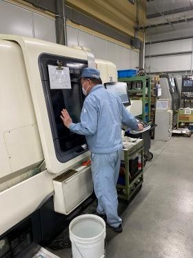 複合旋盤作業風景