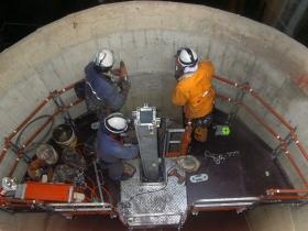 移動昇降式足場＿設置状況＿煙突内部