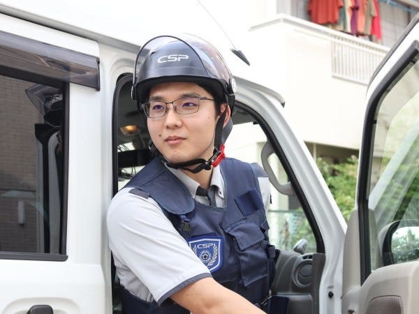 配属先にもよりますが、多い所だと1日10件程の発動に対応。車やバイクを使って迅速に現場へ向かいましょう。