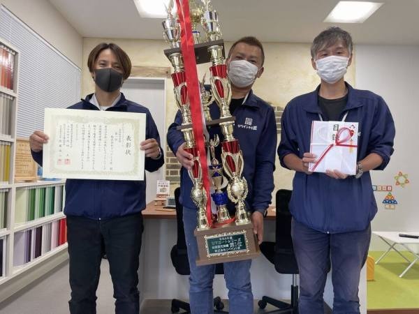 【初志貫徹（しょしかんてつ）】「初志」を思い出し、「貫徹」していくための工夫を日々社員一同で行っています。