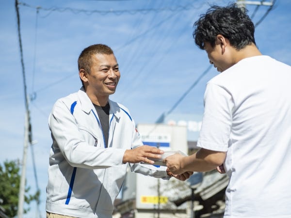 工事を始める前に、近隣に住む方々に営業が挨拶まわりをします。その挨拶まわりの準備をしていただきます。