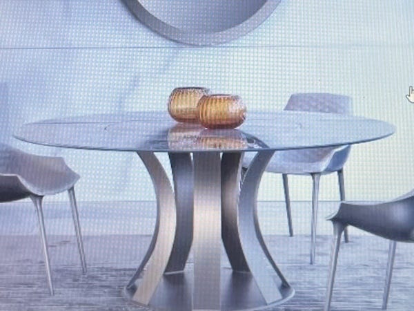 イタリア高級ブランドの家具メーカーのダイニングテーブルセットです。店舗にて販売しております。