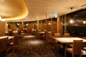 【メインダイニング木蘭（もくれん）】