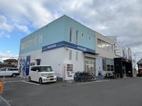 １階はワールドプラスジム、ハウスドゥ。２階が事務所です。