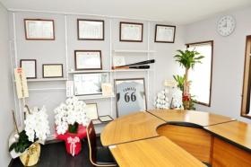 京都営業所の事務所内