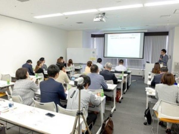 全国の不動産会社向けの研修を行っています！YouTube講座を受講できますので、不動産を１から学びたい方も安心です。