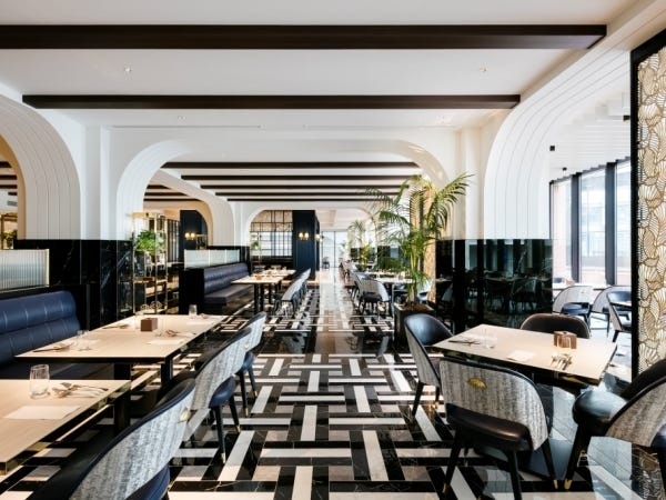 ホテルのレストランサービスのホテルレストランサービススタッフ（フリーター歓迎）