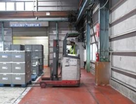 広島工場 作業風景（物流作業）