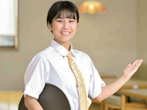 笑顔が魅力のホールスタッフ