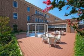 施設のテラスです。