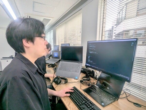 集中して業務を行える環境を準備してます！