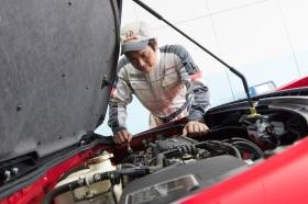 迅速で丁寧な整備・点検を心がけています。