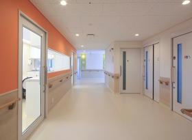 サービスステーション前