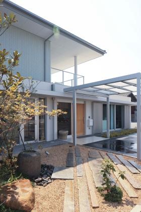 介護医療院エバーグリーン玄関