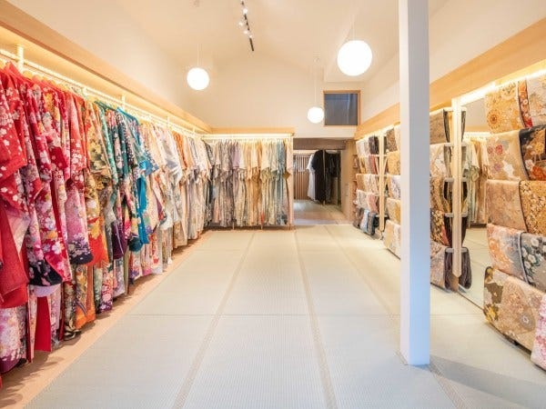 着付けヘアセットメイクスタッフ（急なお休み相談可・美容師免許）