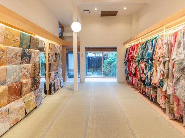 着付けヘアセットメイクスタッフ（急なお休み相談可・美容師免許）