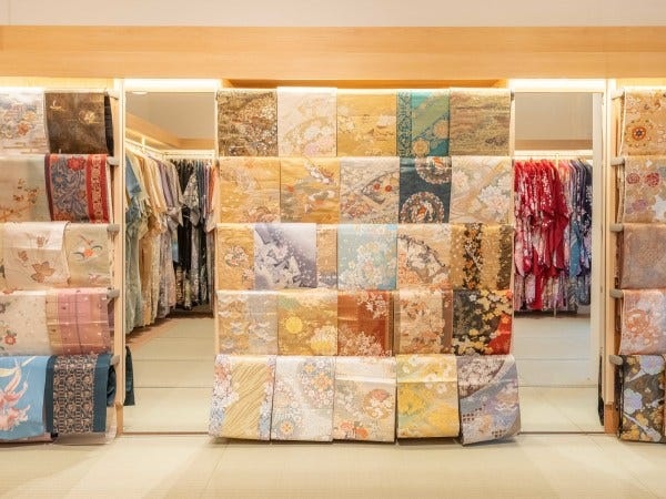 着付けヘアセットメイクスタッフ（急なお休み相談可・美容師免許）