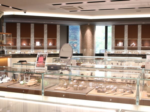 腕時計やジュエリーのオンラインコンシェルジュ（転職回数不問・社会人経験不問）