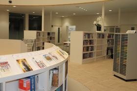 校舎中央図書スペース