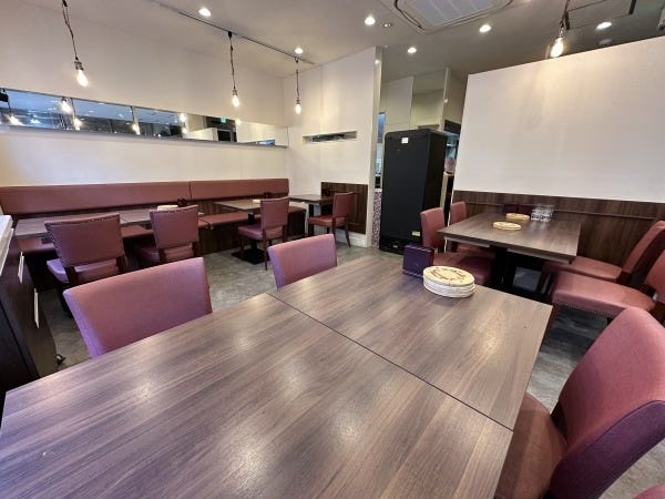 ホールスタッフ（交通費支給あり・未経験歓迎）